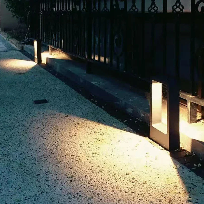 AquaGlow - Lampada da giardino impermeabile