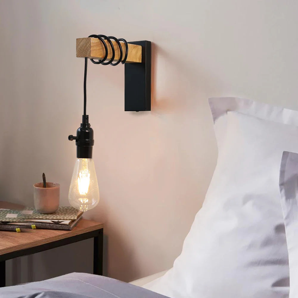 RusticBeam - Lampada da parete in ferro e legno