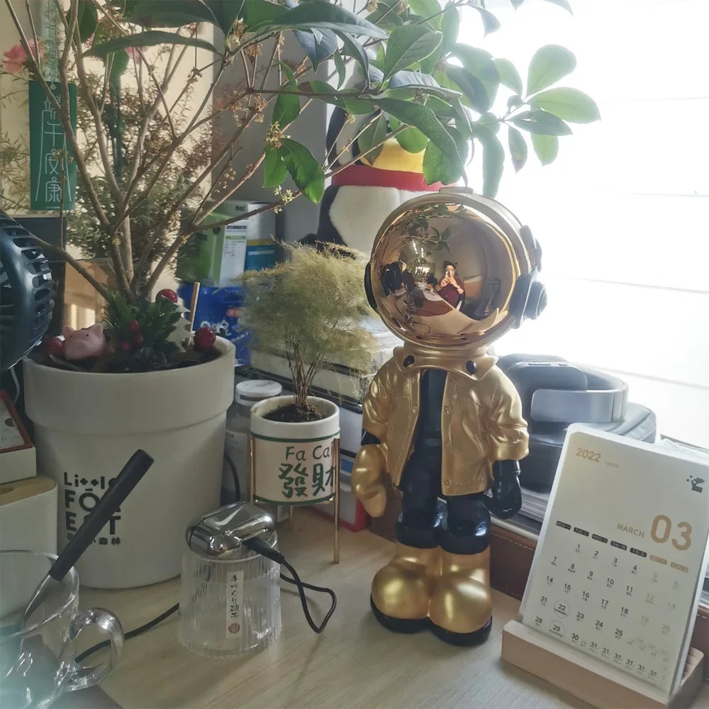 StellarStatue - L'incantevole astronauta di Artlovin
