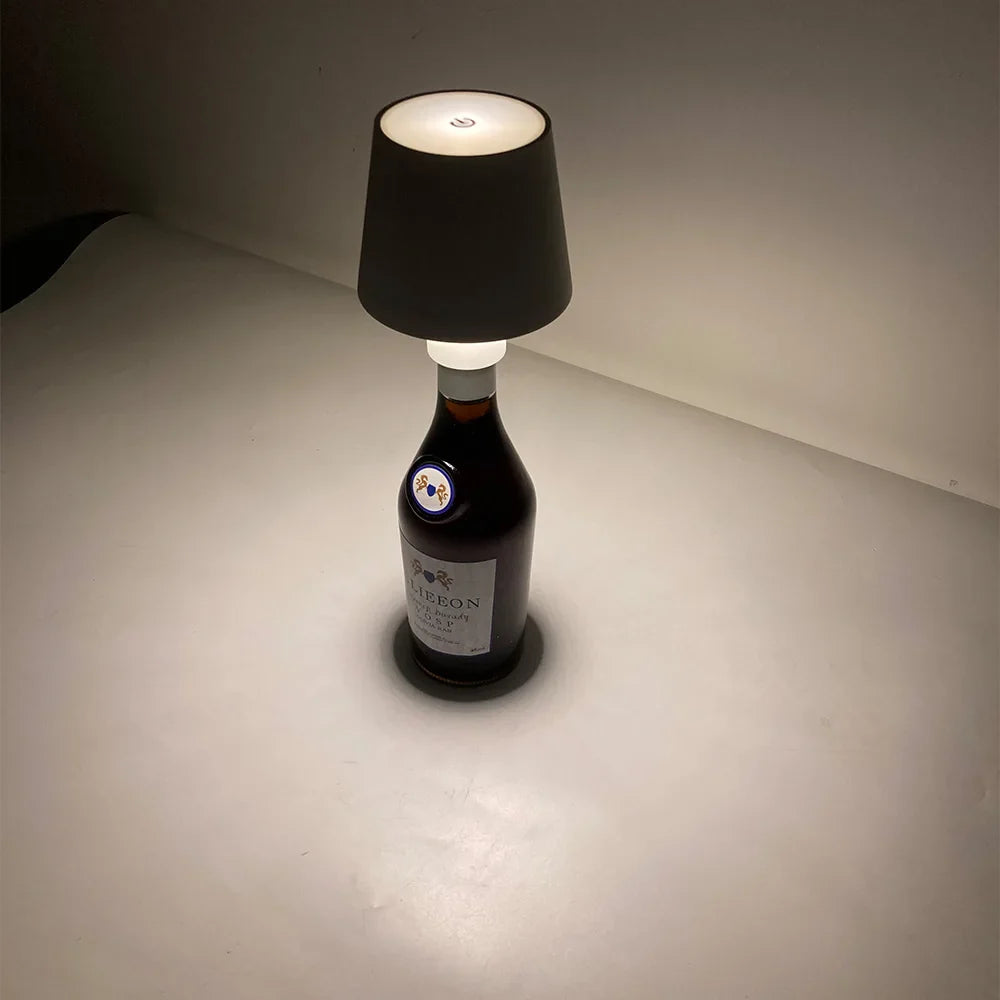VinoFlex - Lampada da tavolo creativa per bottiglie di vino