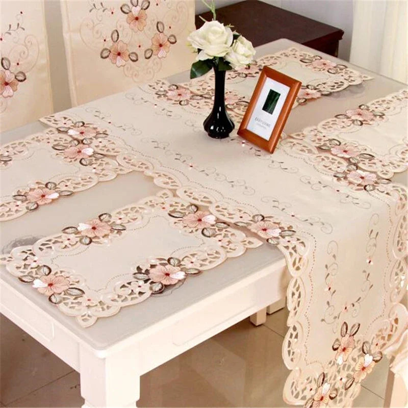EuroElegance - Runner da tavola in pizzo classico