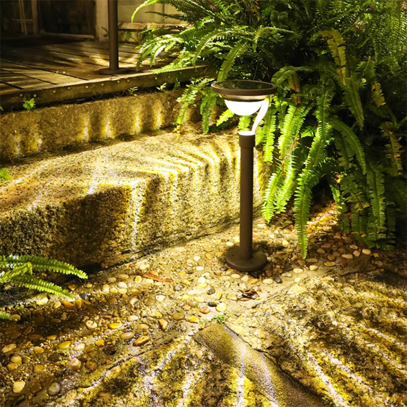 NatureGlow - Luce solare per prato