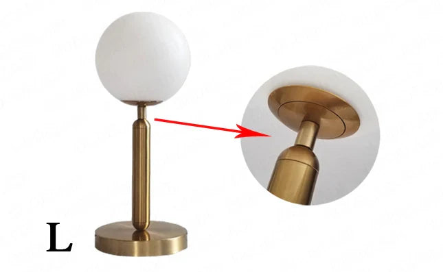 GlowSphere - Lampada da tavolo in ottone con sfera di vetro a LED