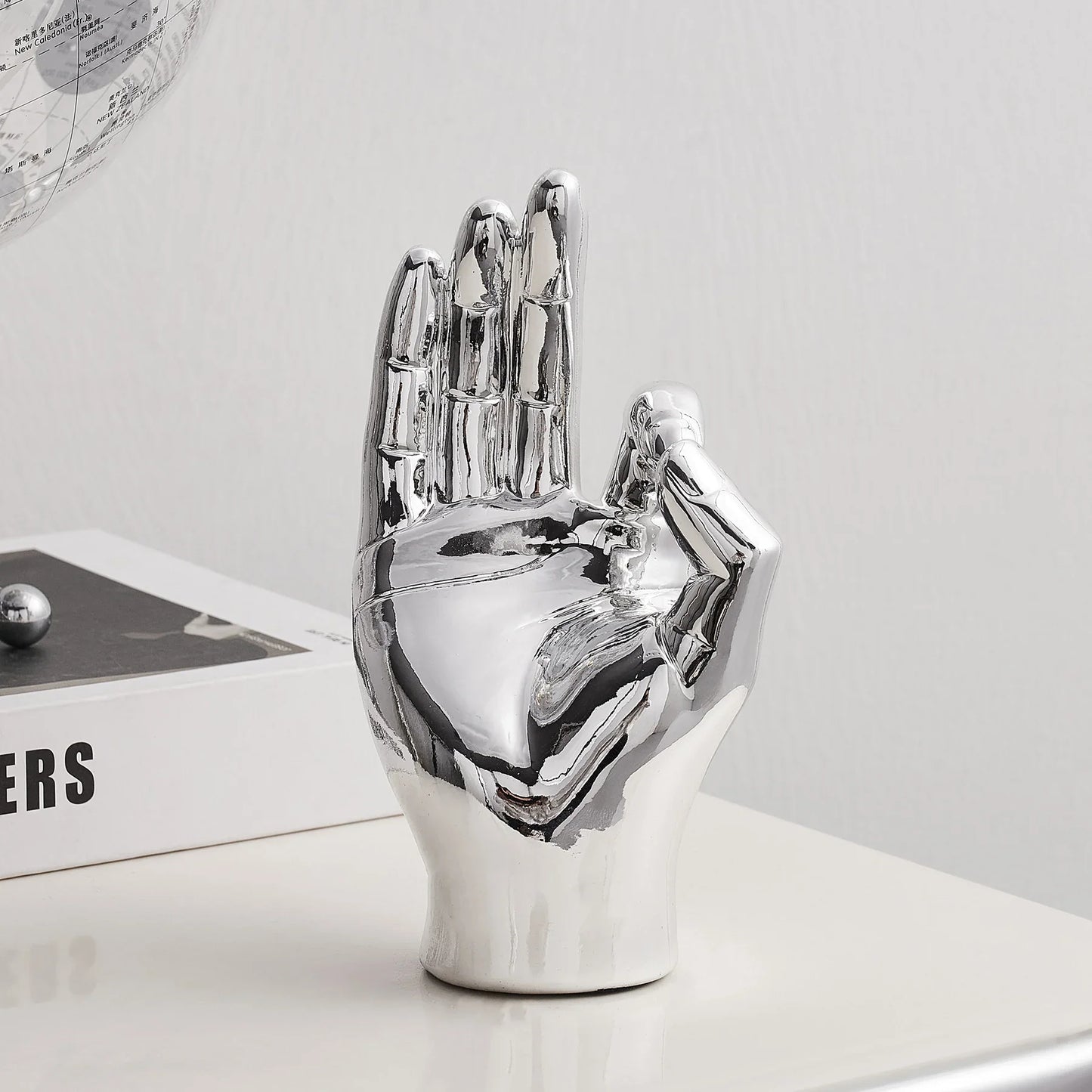 EleganceGesture - Design artistico di lusso