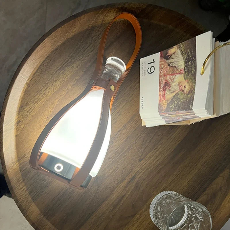 LeatherLuxe - Lampada nordica a bottiglia