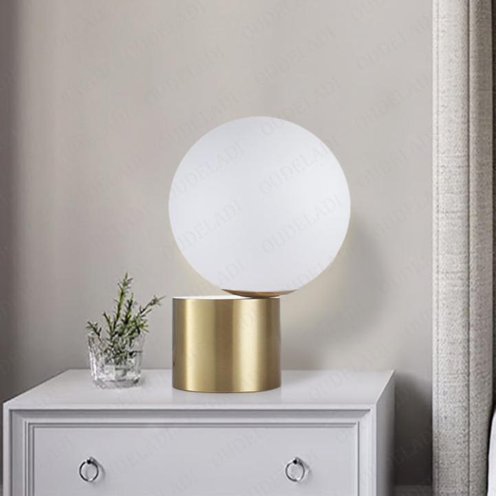 SphereGlow | Lampade da tavolo con sfere di vetro