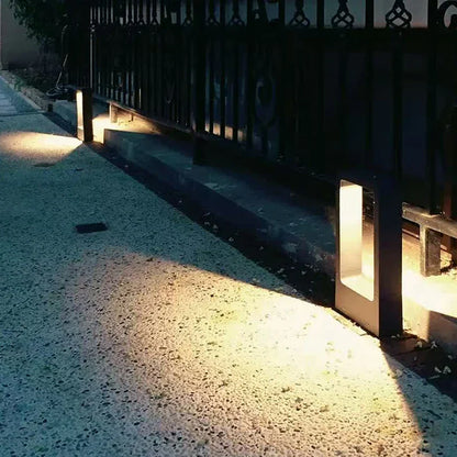 AquaGlow - Lampada da giardino impermeabile