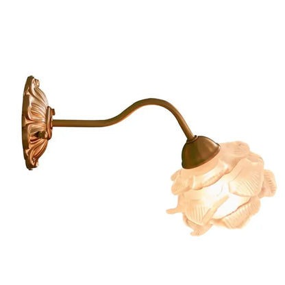BlossomGlow | Applique a petali in rame vintage