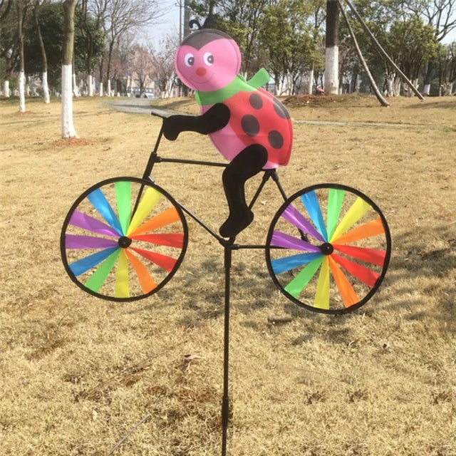 GardenGallop - Sculture a vento di animali in bicicletta