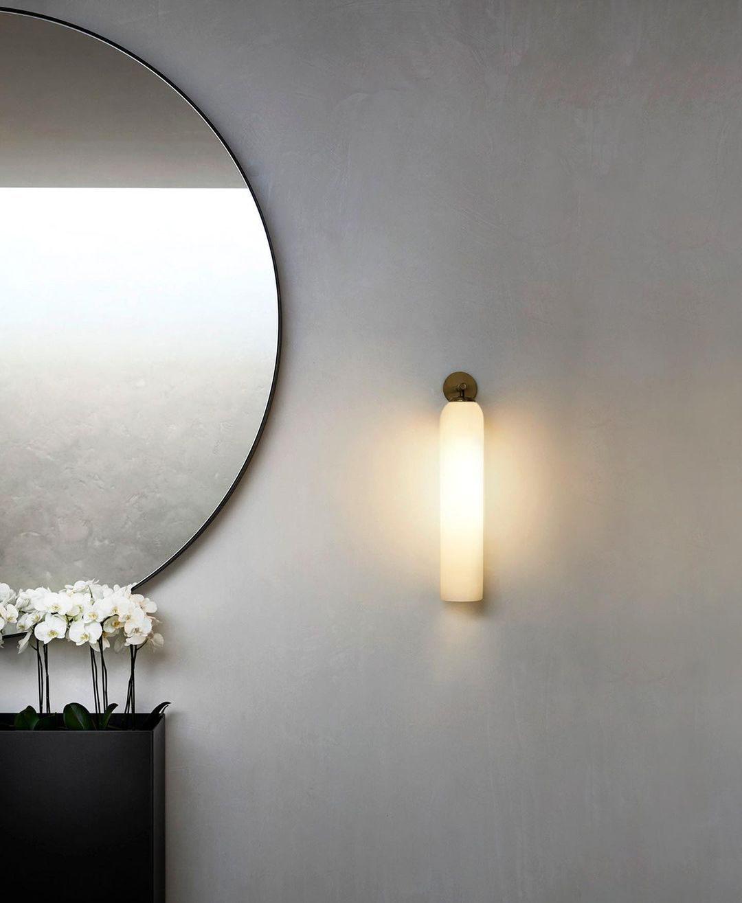 ArtistryGlow | Elegante lampada da parete in vetro artistico