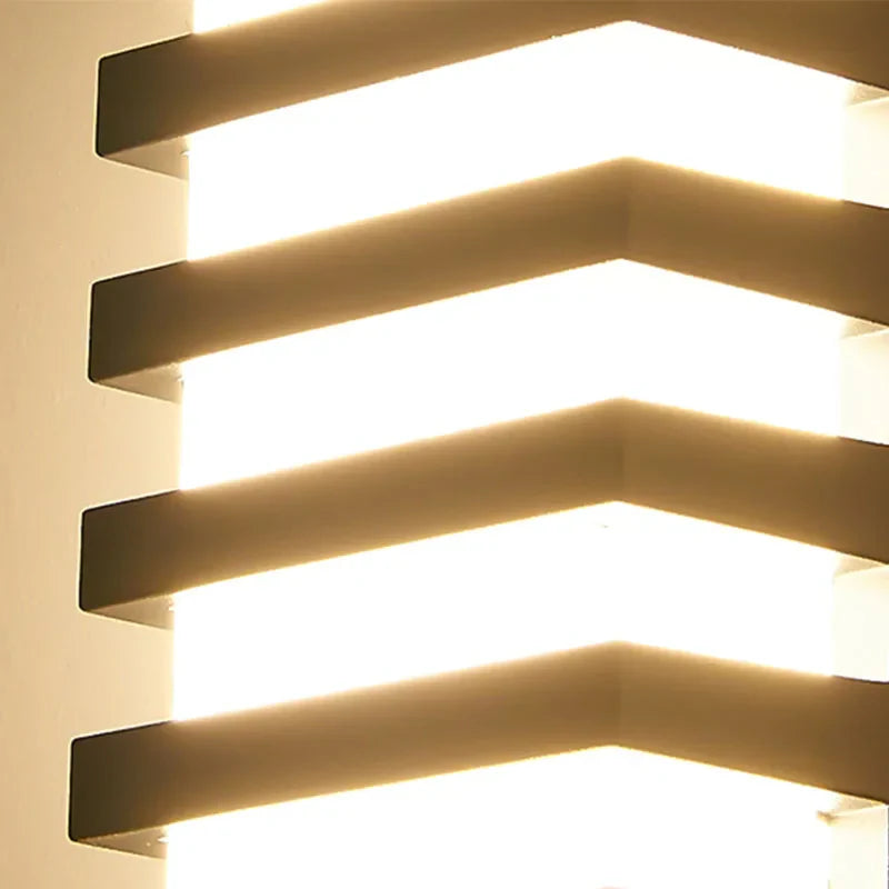 AlumiLuxe - Lampada moderna in alluminio