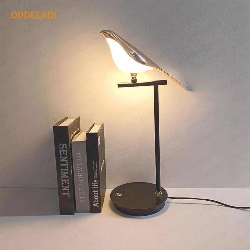 AvianGlow - Lampada da tavolo a forma di uccello