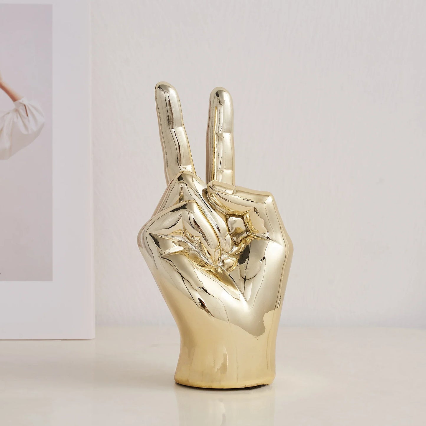 EleganceGesture - Design artistico di lusso