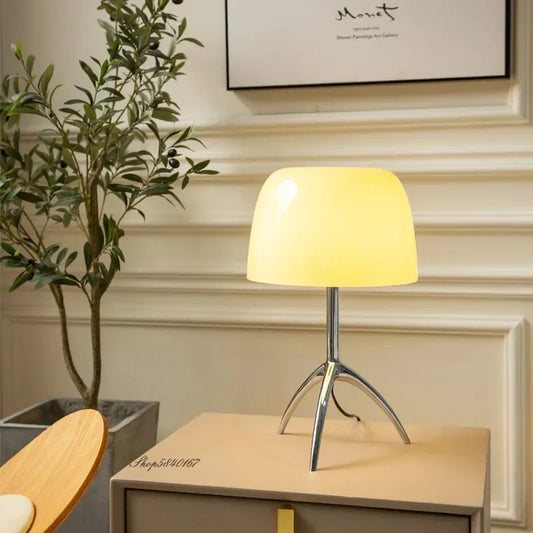 SophistiShine - Lampada da tavolo a treppiede