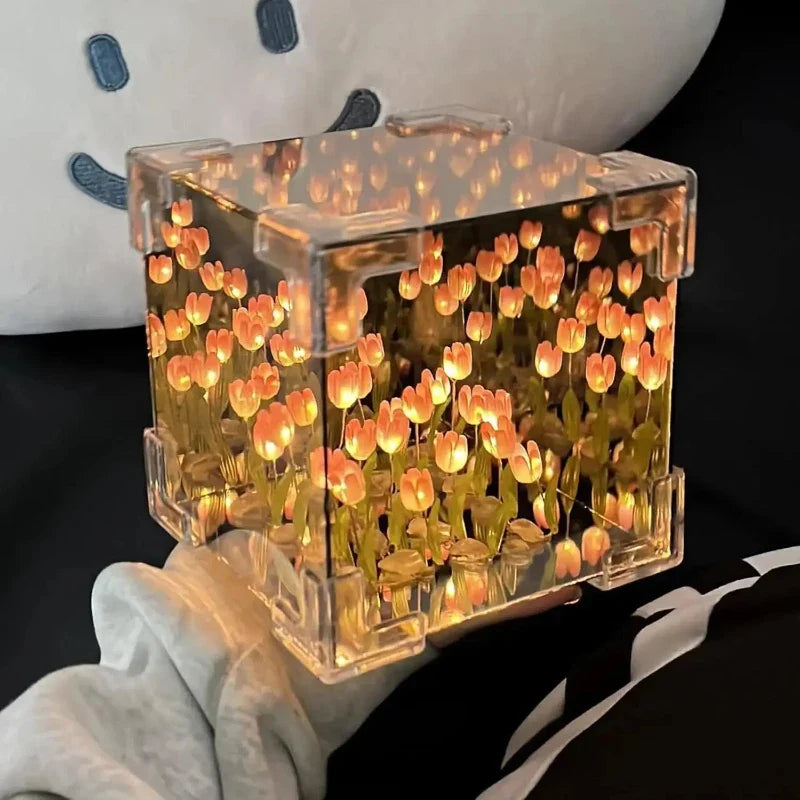 LumiTulip | Lampada cubo a specchio Tulipano