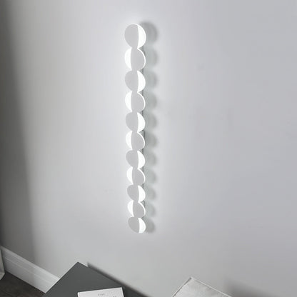 Applique moderna e minimalista a forma di striscia